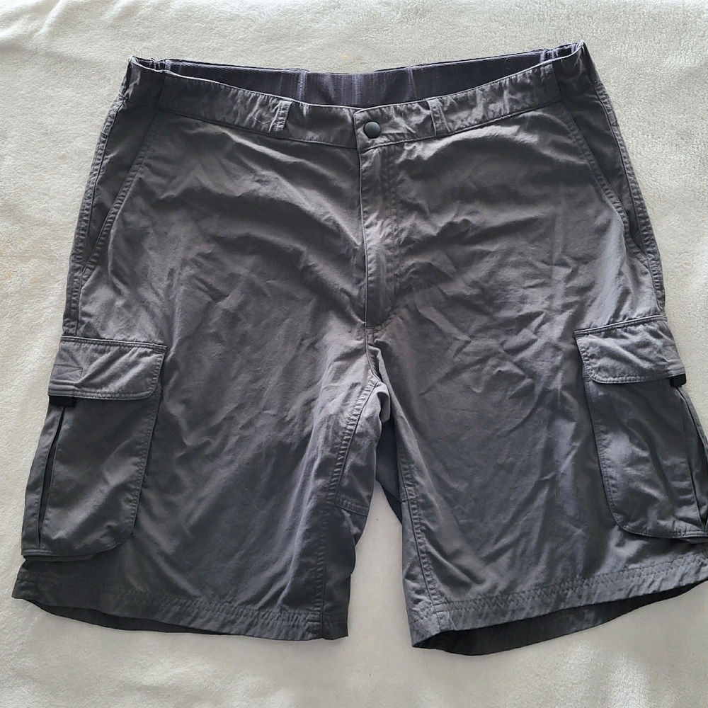 Eastern Mountain Sports Shorts Mens 36 Gray Cargo Pockets Utility Outdoor Hiking